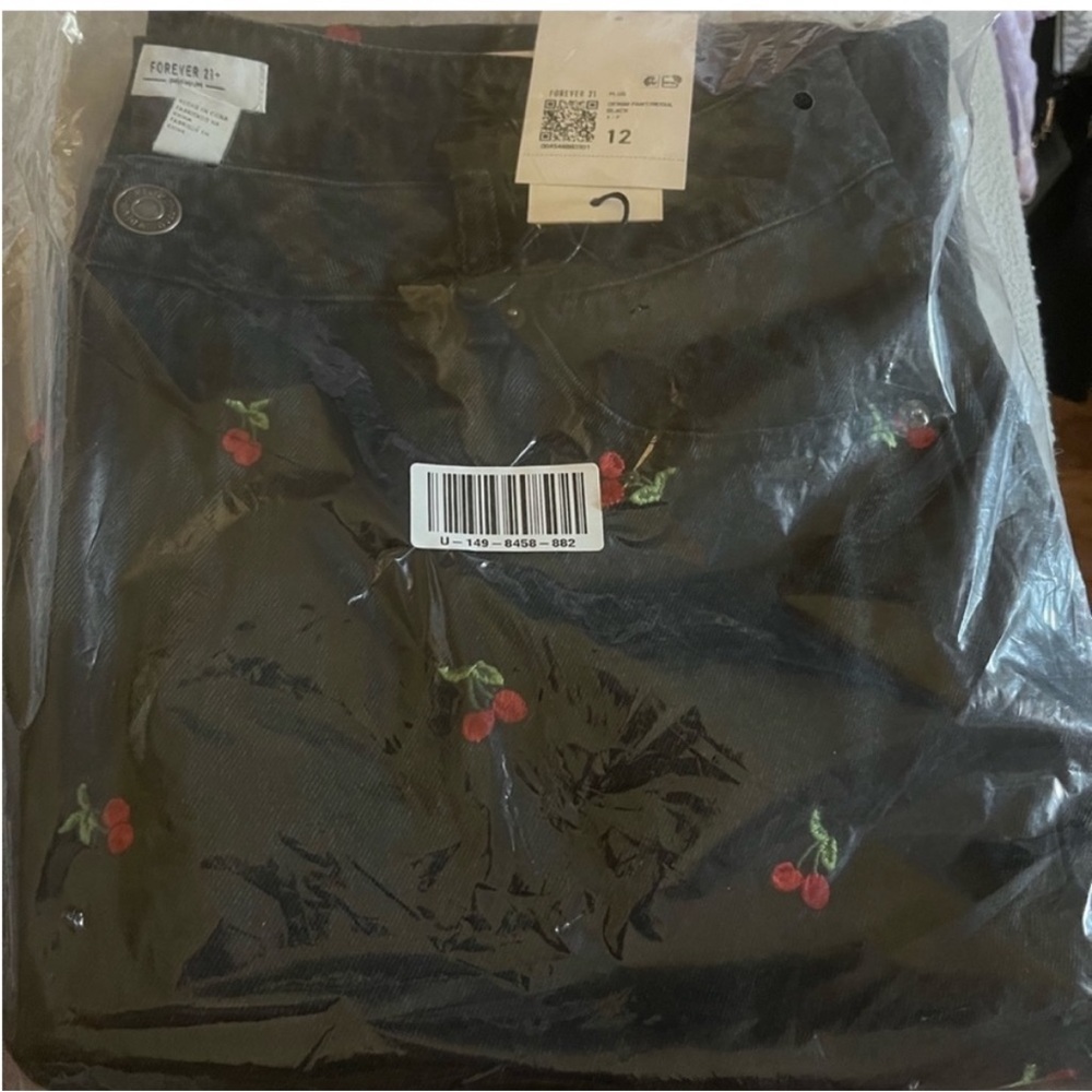 Forever 21 Cherry jeans